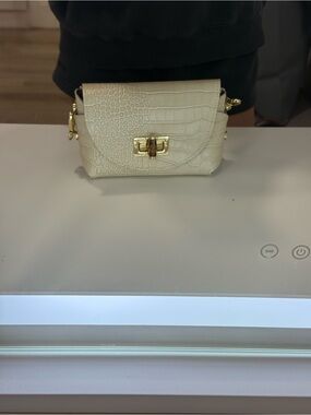 Elegant Croc-Embossed Mini Shoulder Bag in Cream